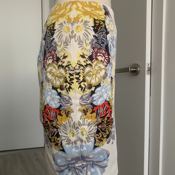 H&M Mini Skirt with mirrored floral print size 8 - Picture 2 of 5